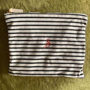 ✨FREE with purchase- S Zipper Pouch